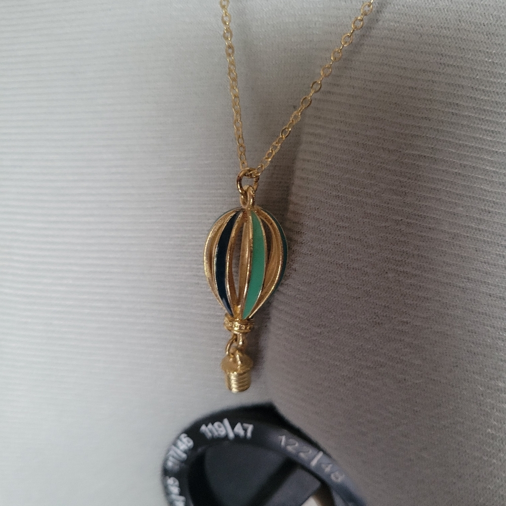 Hot Air Balloon Necklace - Picture 4 of 4